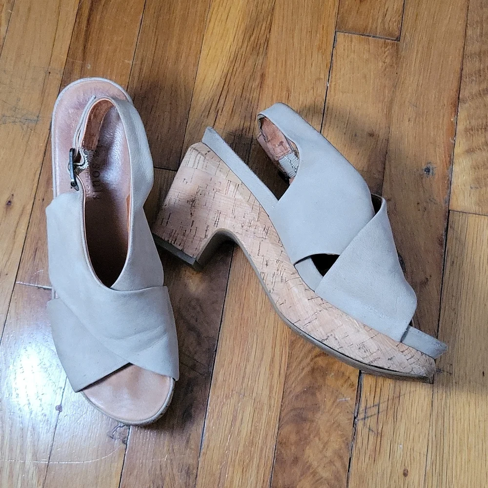 Gentle Souls Paulina criss cross strap platform cork chunky heel sandal 9